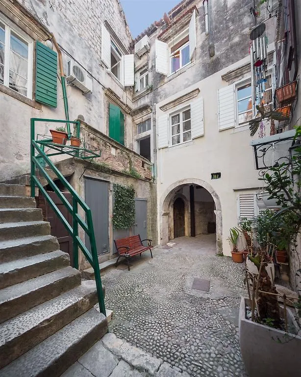That Place Studio Apartment Trogir